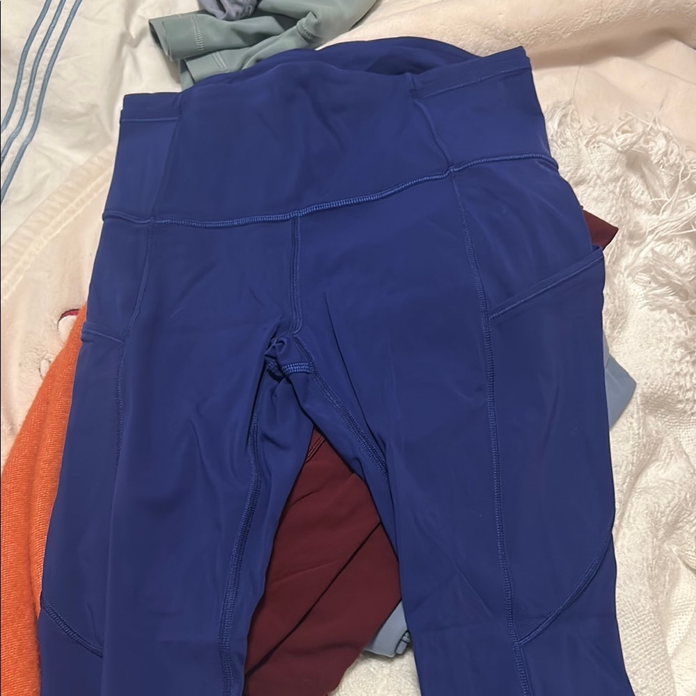 Blue Lululemon size 4 leggings